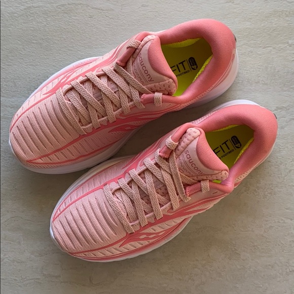 NWT Saucony Kinvara running sneakers rose - Picture 6 of 9